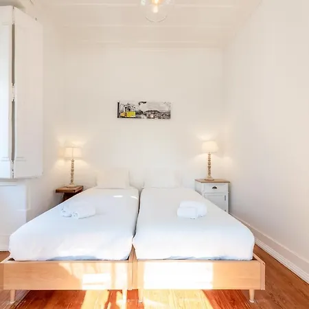 Sunny Downtown By Guestready Apartament